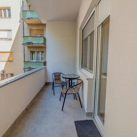 Apartman Danube Lux Daire Novi Sad Dış mekan fotoğraf