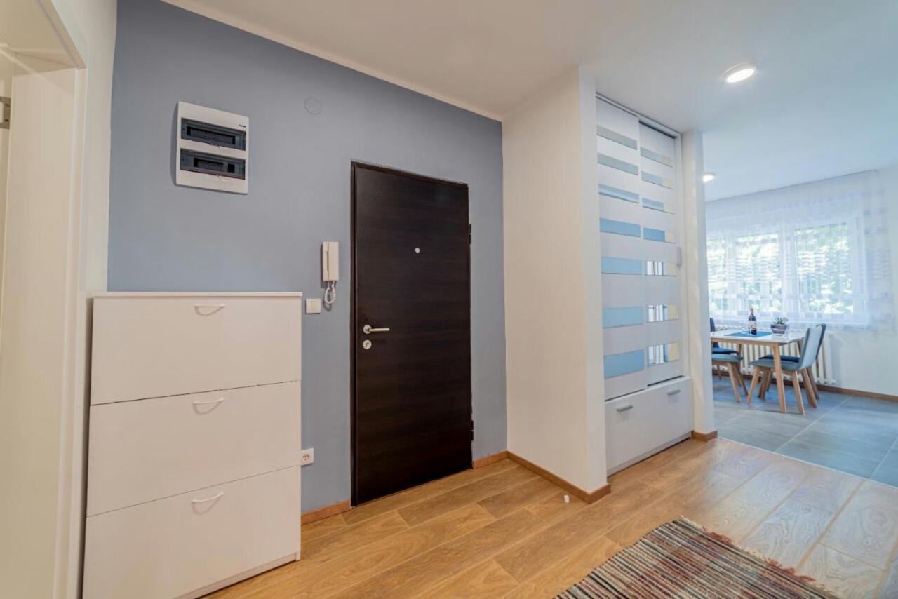 Apartman Danube Lux Daire Novi Sad Dış mekan fotoğraf